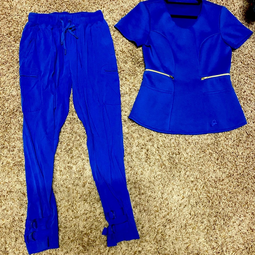 Scrub set